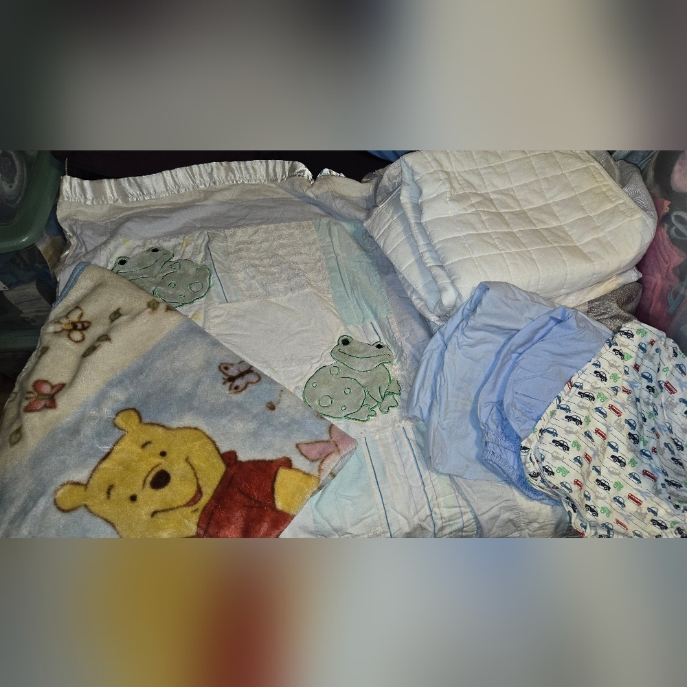 Children's Winnie Blanket And Frog Quilt With Sheets